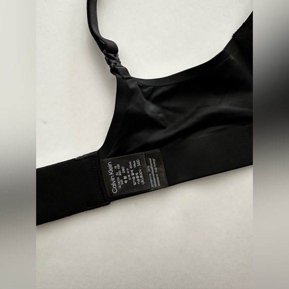 Calvin Klein Bra 36D Wire Free Demi 2 Way Convertible Straps Contour Cups Black - Picture 5 of 9